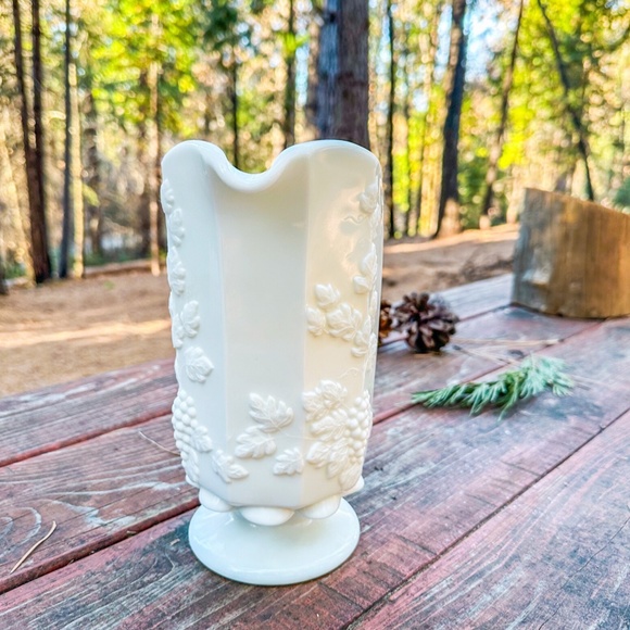 Vintage Milk Glass Pitcher by Westmoreland with Grape Design RARE - Picture 9 of 11
